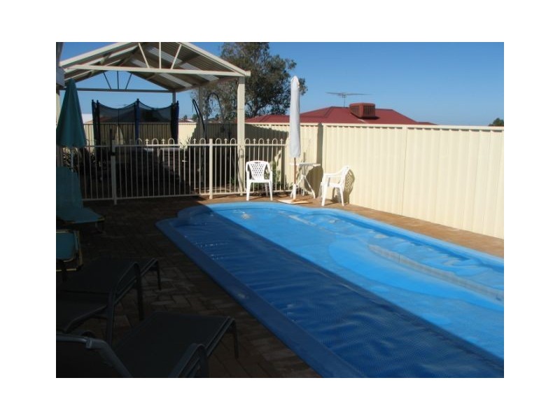 42 Keanefield Drive, Carramar WA 6031