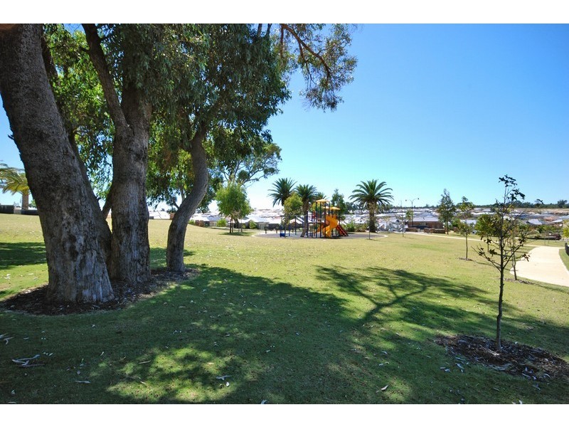 25 Tamarama Crescent, Clarkson WA 6030