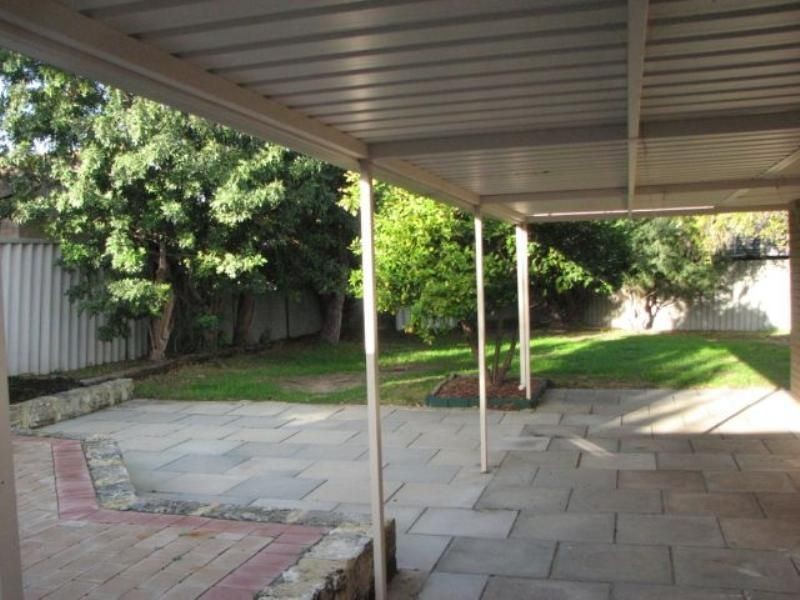 8A Cleveden Place, Kallaroo WA 6025