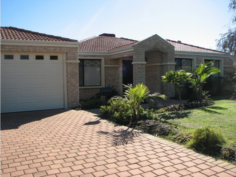 21 Glenfine Way, Carramar WA 6031