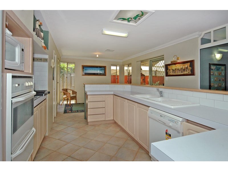 2 Santa Ana Mews, Currambine WA 6028