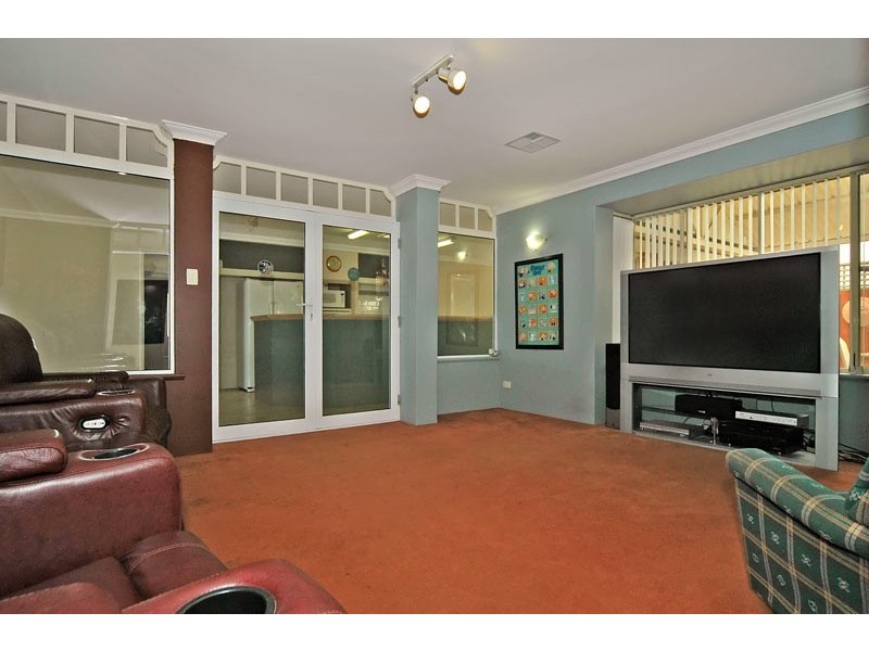 2 Santa Ana Mews, Currambine WA 6028