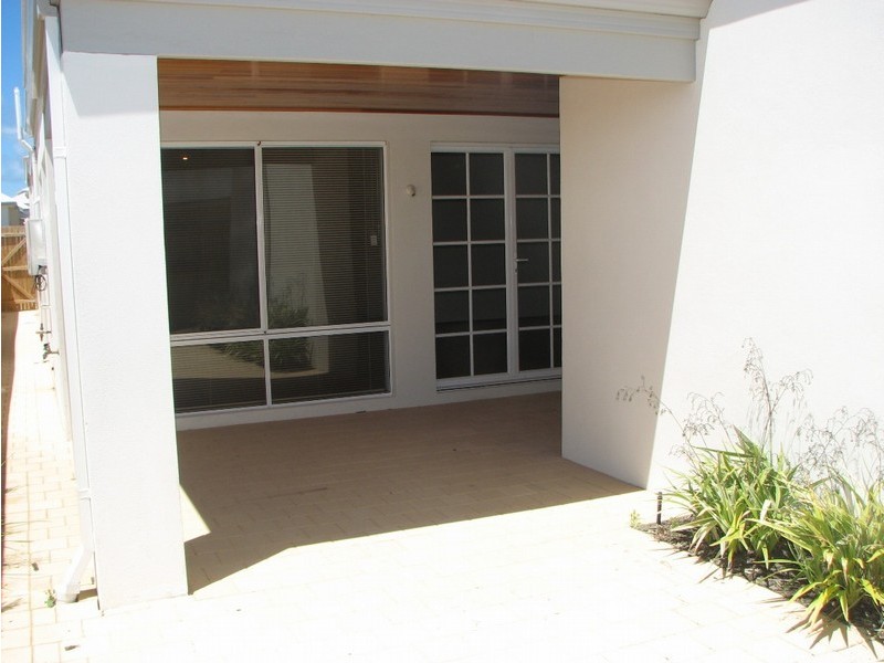 47 Lindsay Beach Blvd, Yanchep WA 6035