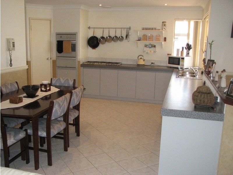 12 Fairway Circle, Connolly WA 6027