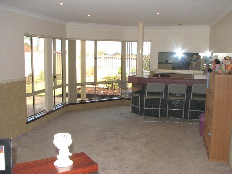 12 Fairway Circle, Connolly WA 6027