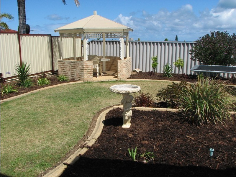 12 Fairway Circle, Connolly WA 6027