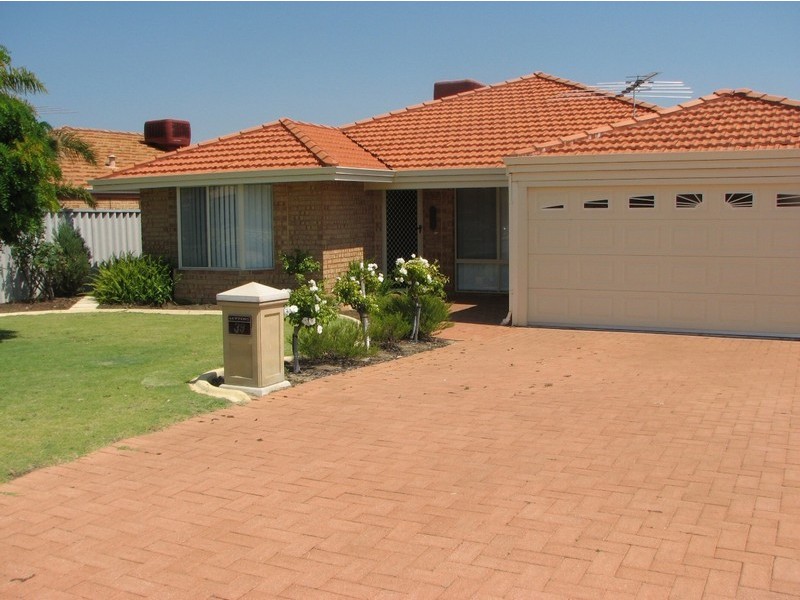 39 Selkirk Drive, Kinross WA 6028