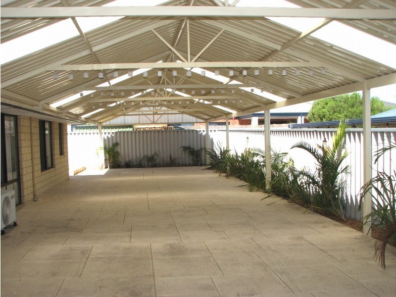 18 Kirkimbie Street, Carramar WA 6031