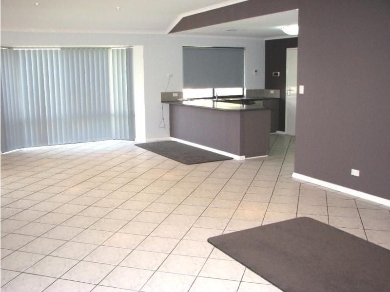 4 Carpenter Chase, Wanneroo WA 6065