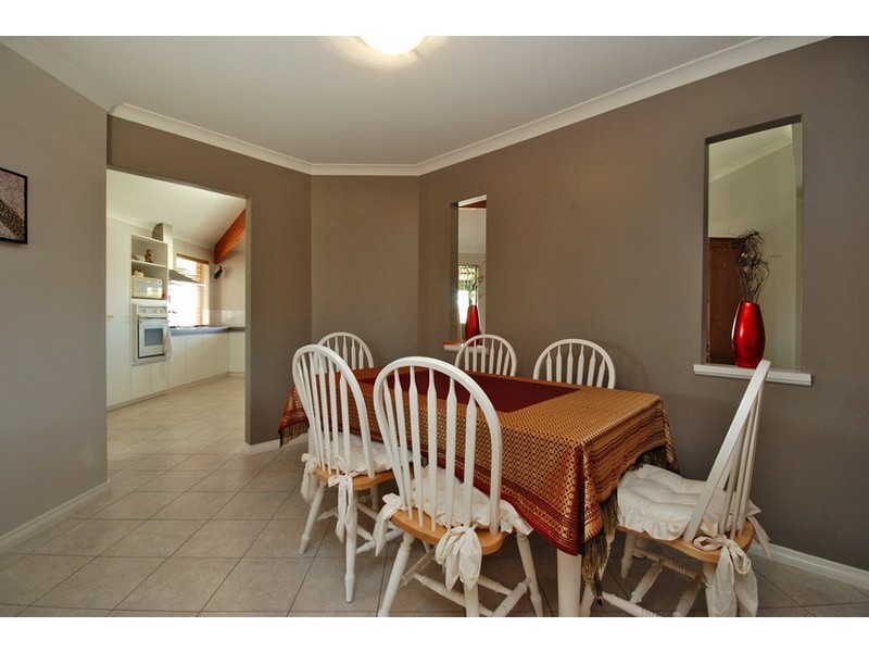 11 Stenton Gardens, Kinross WA 6028