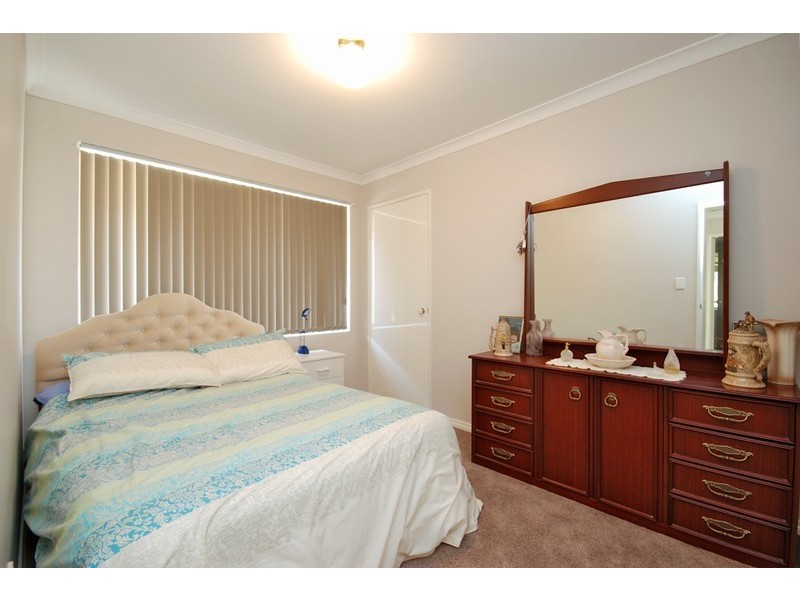 11 Stenton Gardens, Kinross WA 6028