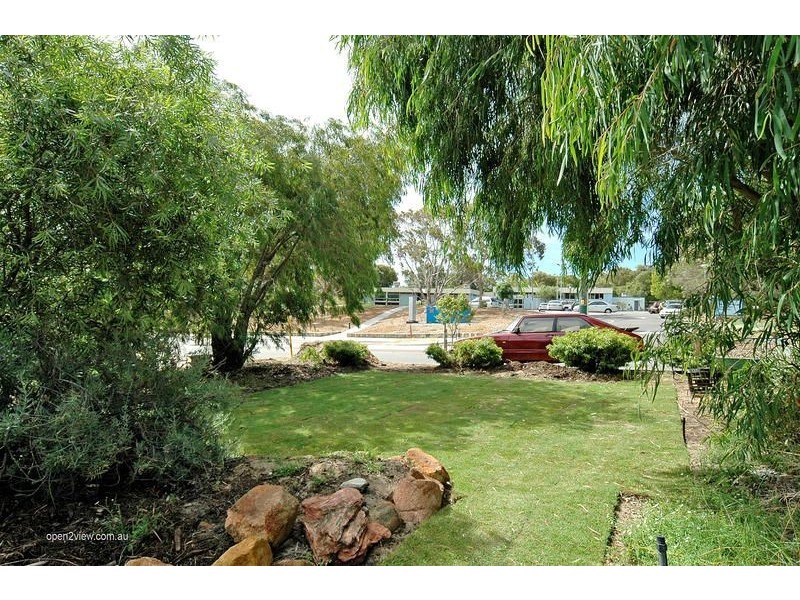 22 Bridgewater Drive, Kallaroo WA 6025