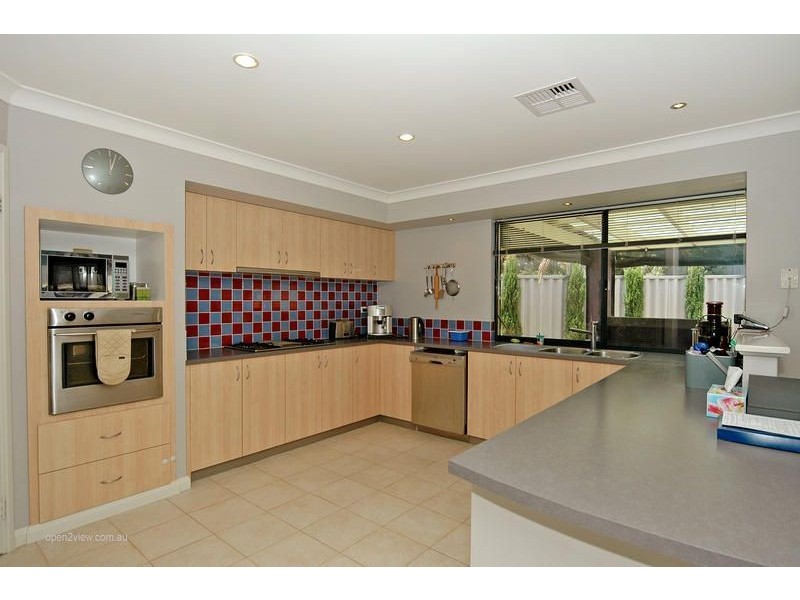 10 Manitoba Court, Joondalup WA 6027