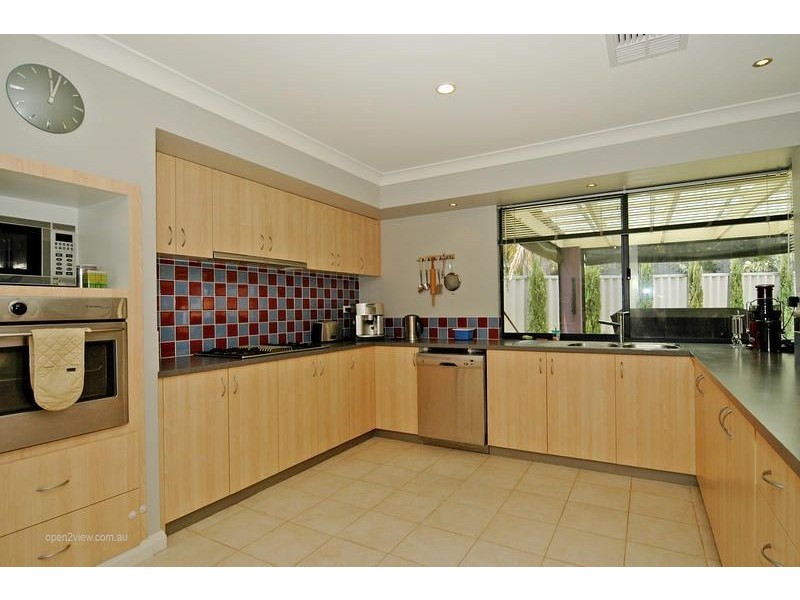 10 Manitoba Court, Joondalup WA 6027