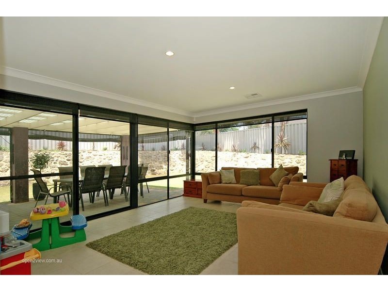 10 Manitoba Court, Joondalup WA 6027