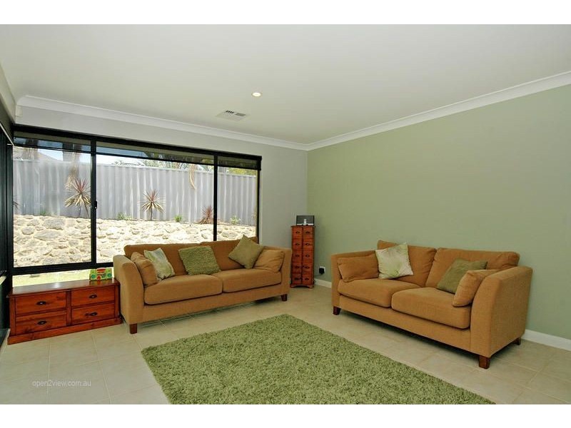 10 Manitoba Court, Joondalup WA 6027