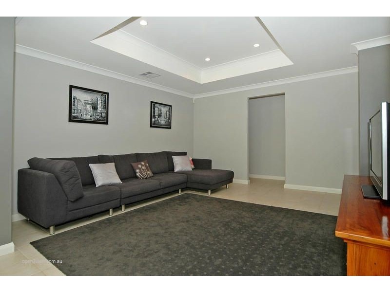 10 Manitoba Court, Joondalup WA 6027