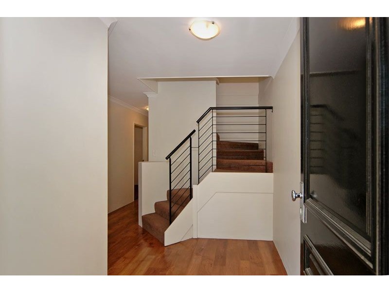 2/4 Wesley Rise, Joondalup WA 6027