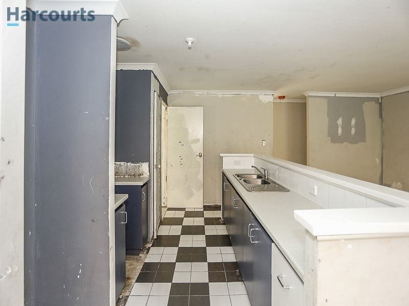 16 Pennine Pass, Merriwa WA 6030