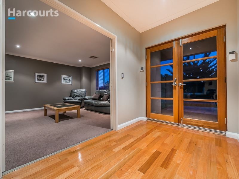 250 Santa Barbara Parade, Jindalee WA 6036