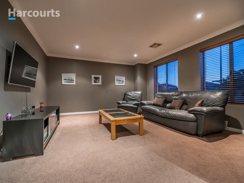 250 Santa Barbara Parade, Jindalee WA 6036