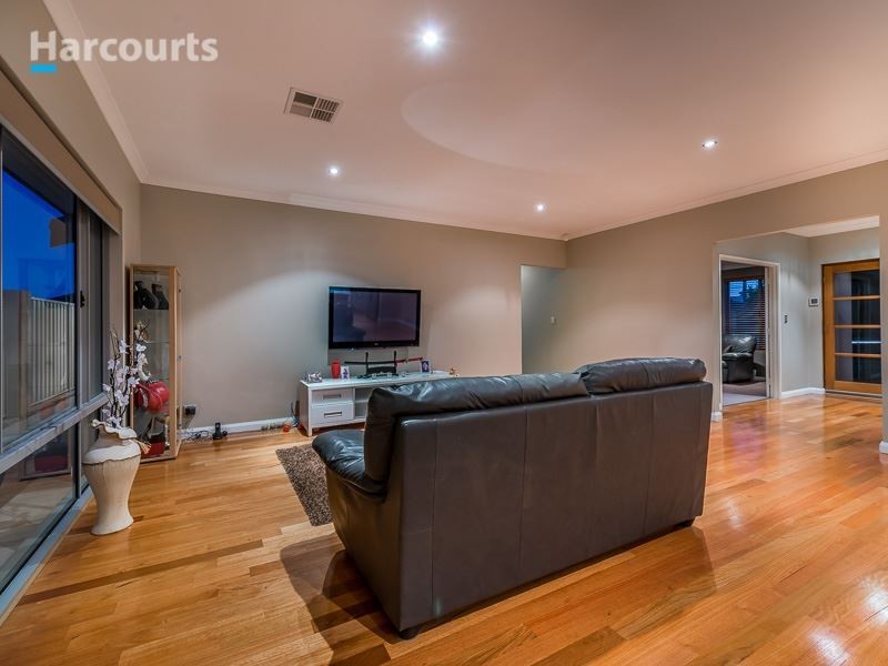 250 Santa Barbara Parade, Jindalee WA 6036