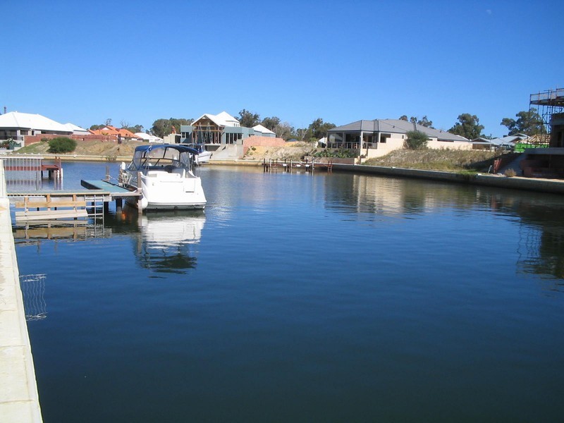 2 Brindabella Crescent, Mandurah WA 6210