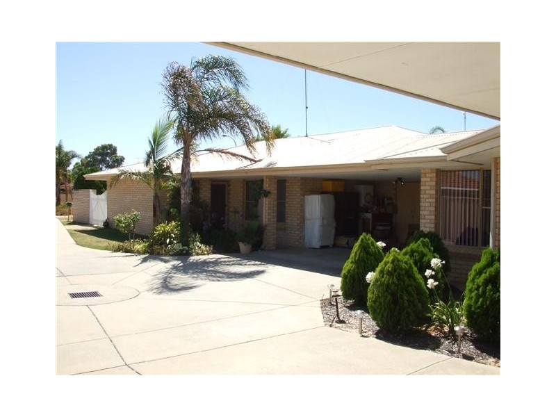 13 A Castleward Place, Mandurah WA 6210