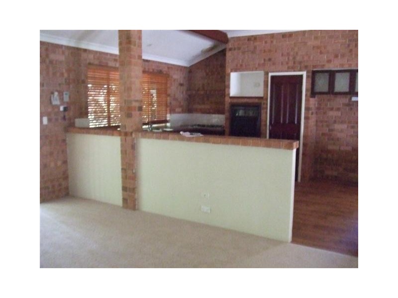 4 Queenscliff Rise, Greenfields WA 6210