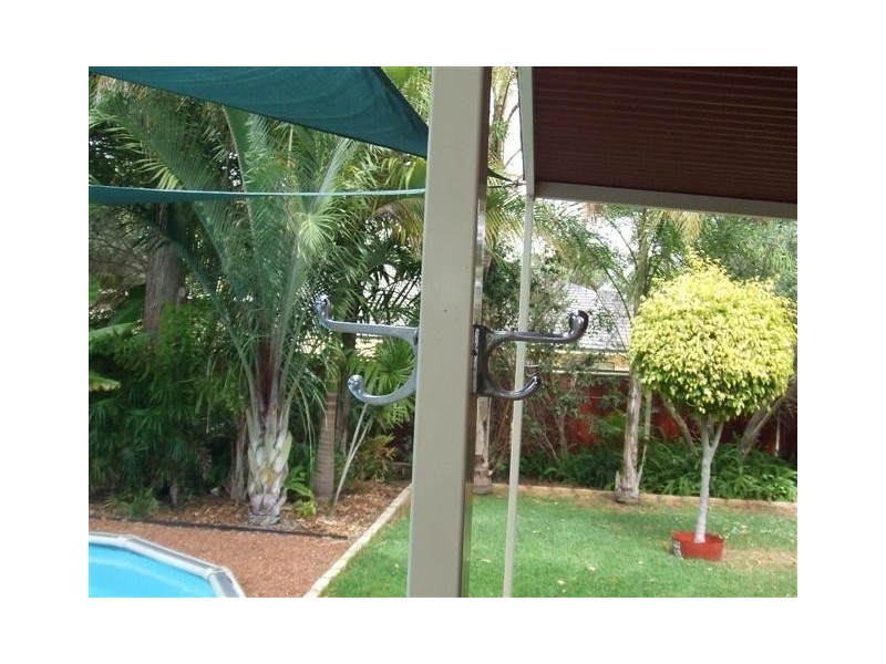 4 Queenscliff Rise, Greenfields WA 6210