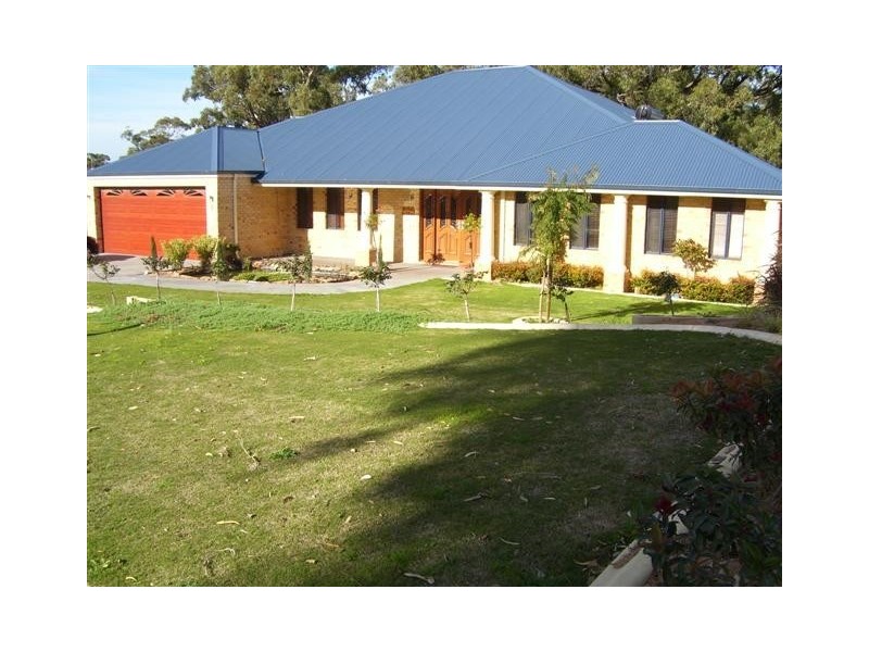 8 Bookara View, Lakelands WA 6210