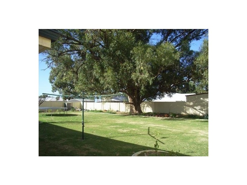 8 Bookara View, Lakelands WA 6210