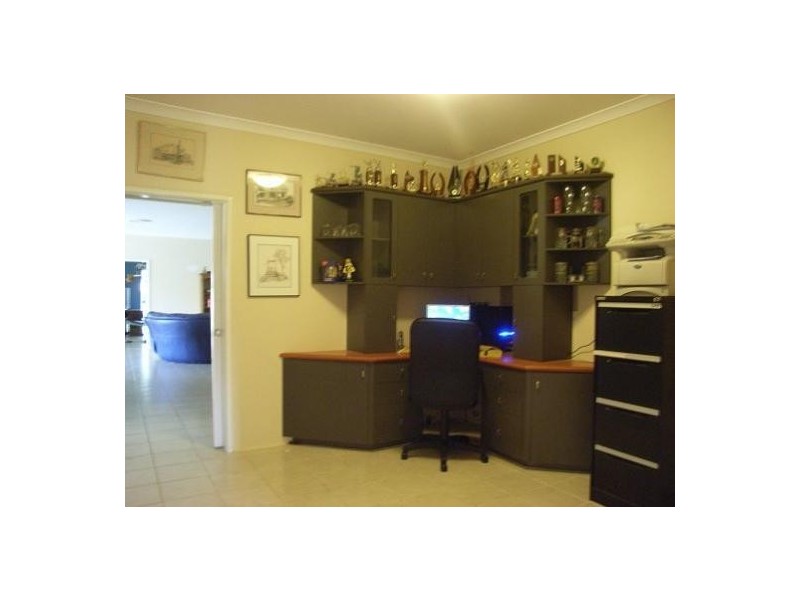 8 Bookara View, Lakelands WA 6210