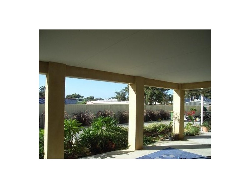 8 Bookara View, Lakelands WA 6210