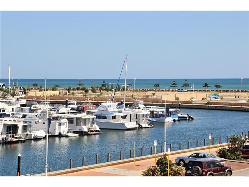 26/37 Dolphin Drive, Mandurah WA 6210