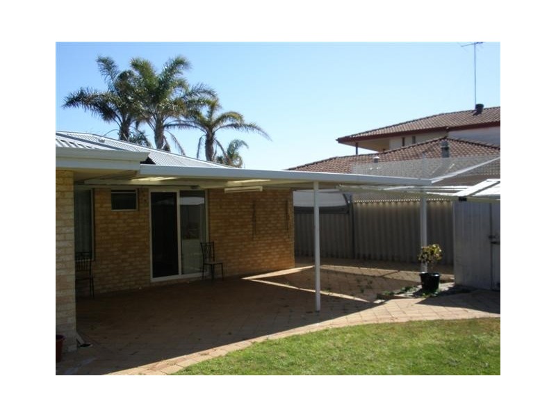 17 Allamanda Way, Halls Head WA 6210