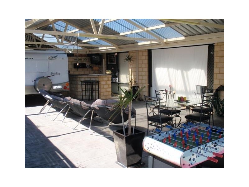 180 Peelwood Parade, Halls Head WA 6210