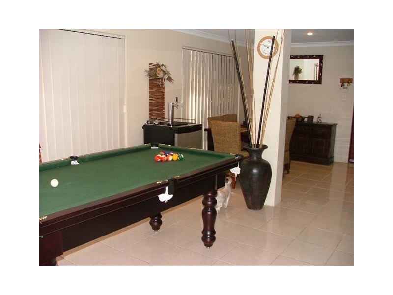 180 Peelwood Parade, Halls Head WA 6210