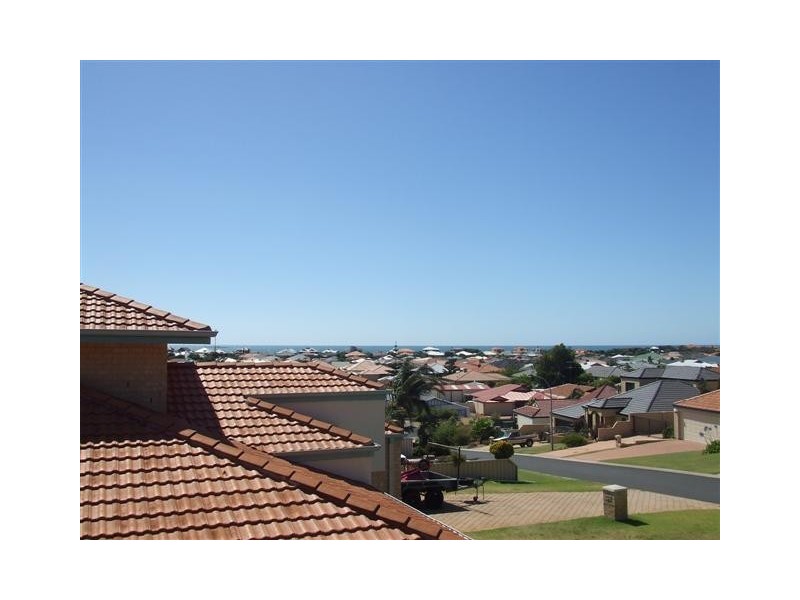 4 Ebony Court, Halls Head WA 6210