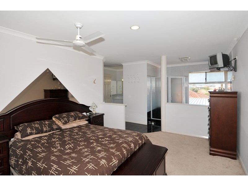 4 Ebony Court, Halls Head WA 6210