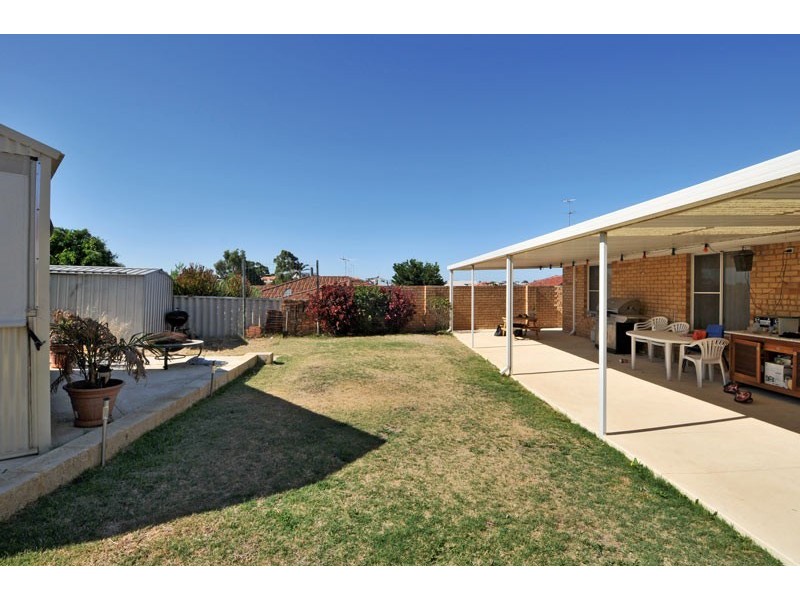 4 Ebony Court, Halls Head WA 6210