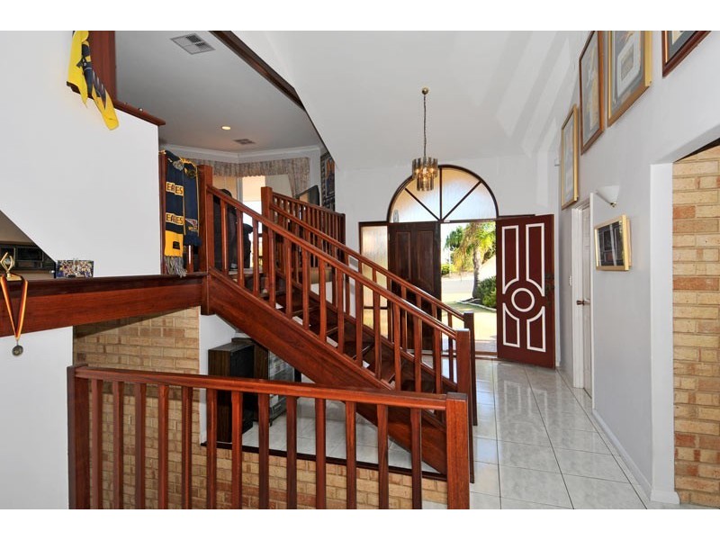 4 Ebony Court, Halls Head WA 6210
