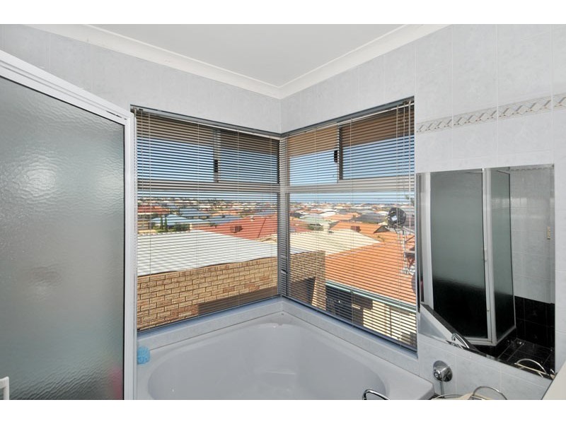 4 Ebony Court, Halls Head WA 6210