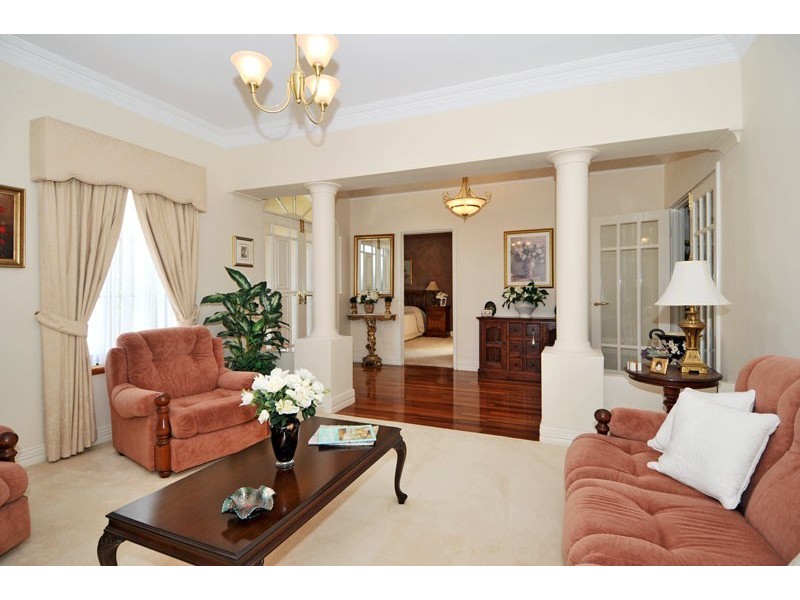 1 Zinnia Lane, Halls Head WA 6210