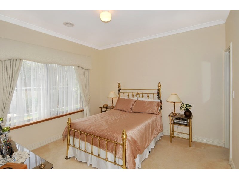 1 Zinnia Lane, Halls Head WA 6210