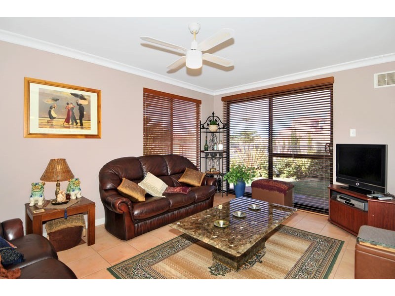 12 Westview Parade, Wannanup WA 6210