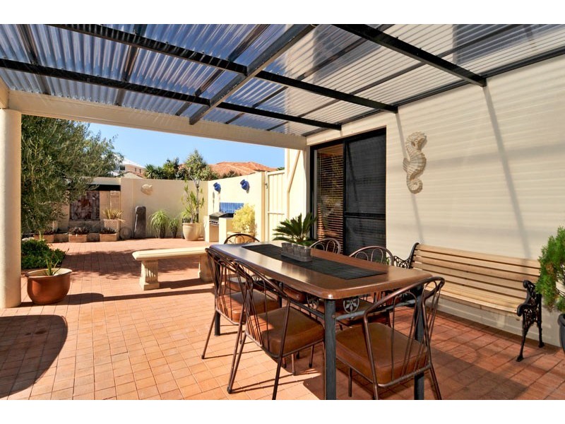 12 Westview Parade, Wannanup WA 6210