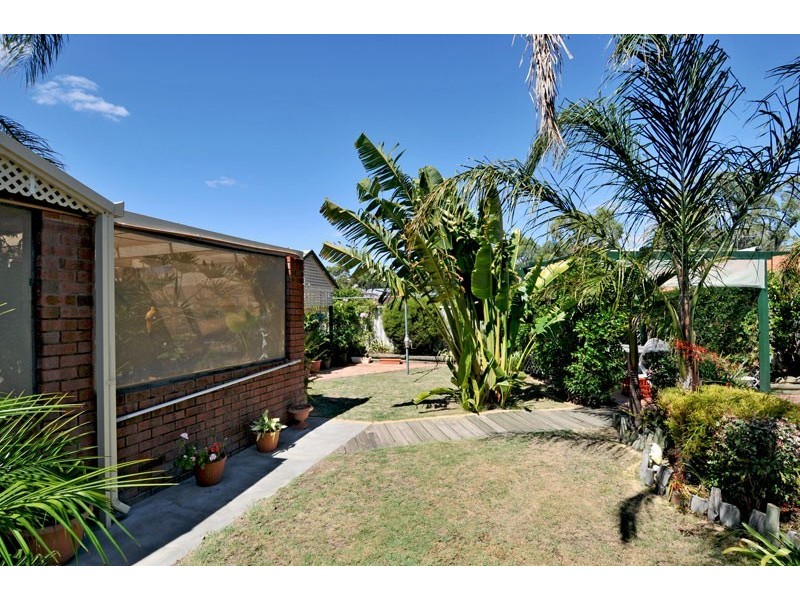 8 Penrith Street, Dudley Park WA 6210