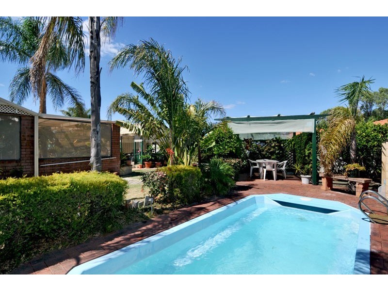 8 Penrith Street, Dudley Park WA 6210