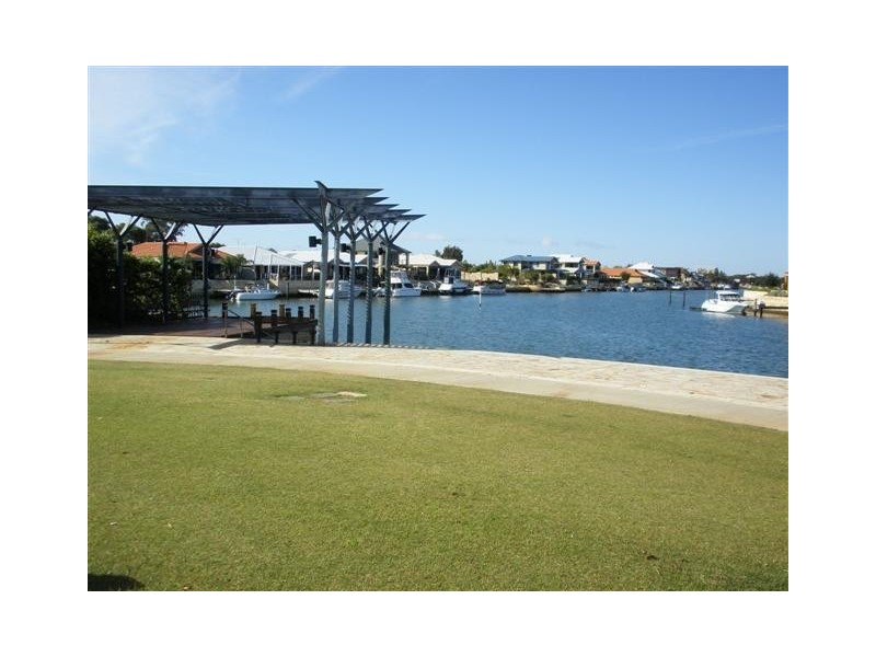 22 Heyerdahl Way, Dudley Park WA 6210